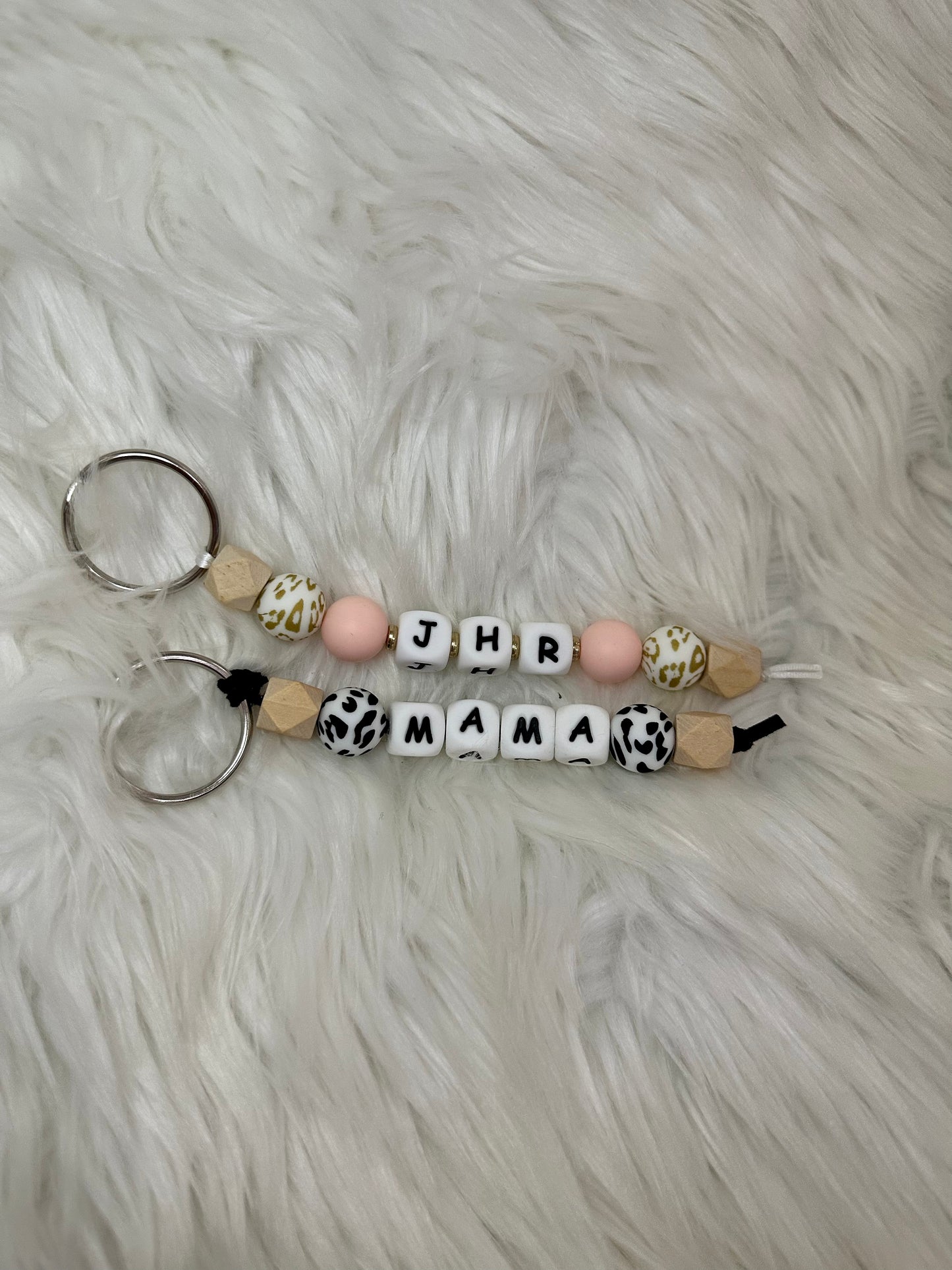 Mama silicone bead keychain